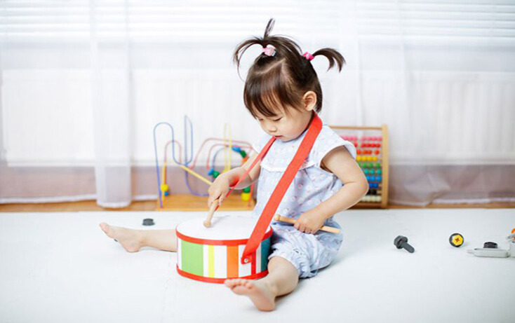 Dễ bị phân tâm bởi các yếu tố xung quanh